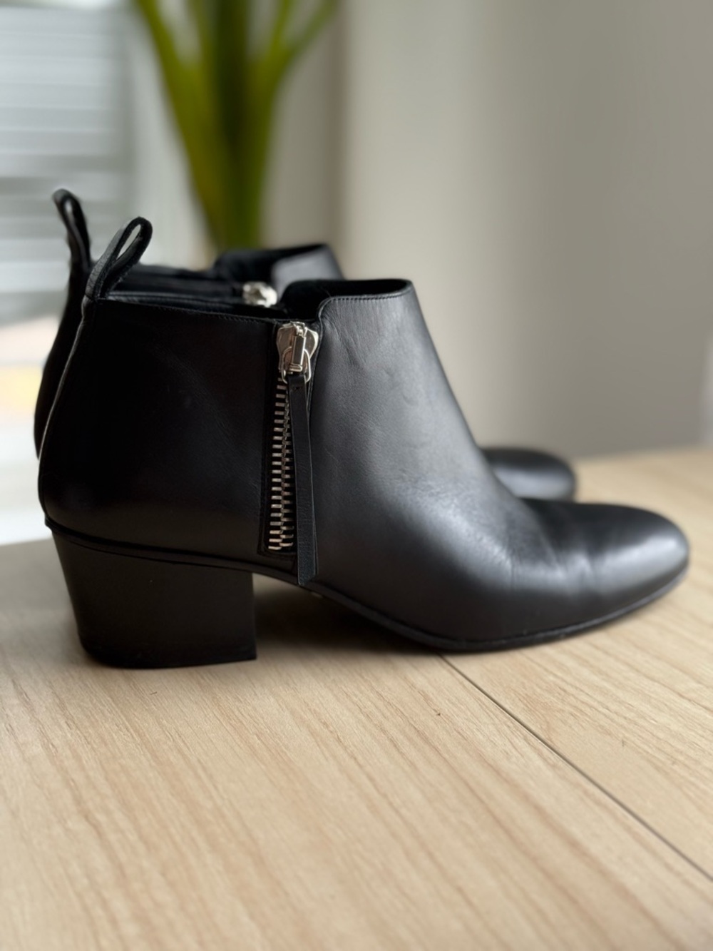Gucci Leather Ankle Boots Black Block Heel Size 38 EU Made in Italy